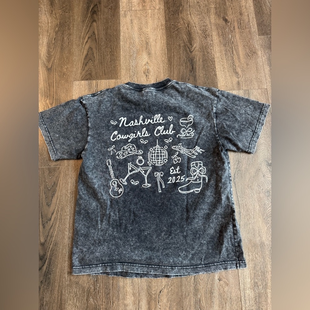 Nashville Cowgirls Club Tee, women’s size medium - Picture 6 of 7